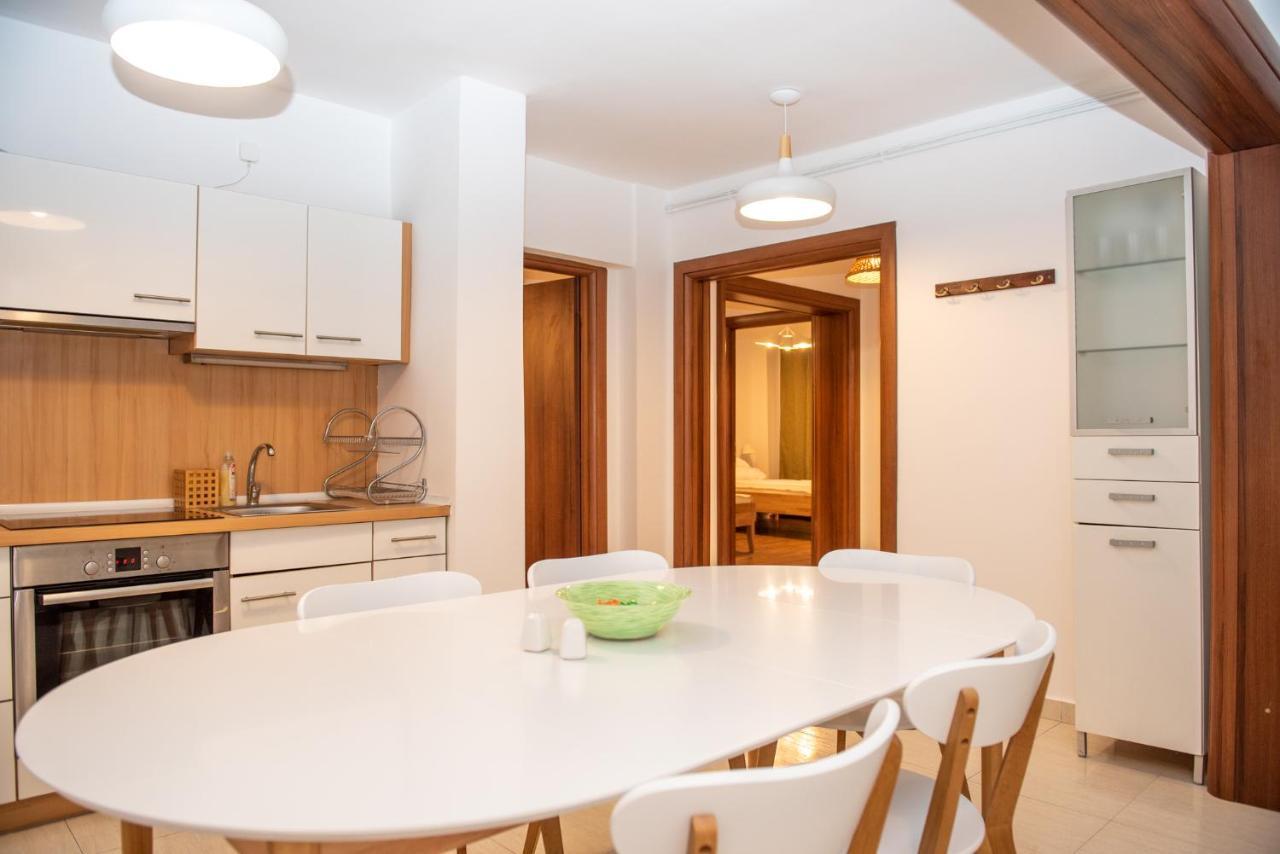 Classic Apartment Near The City Center Kaloşvar Dış mekan fotoğraf